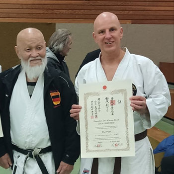 Karateka René Halter und Sensei Ochi