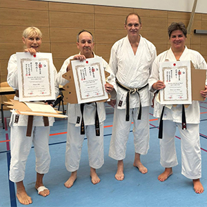 Bild von den Prüflingen S. Gall, R. Eberhardt, T. Schulze, U v.d.Nahmer