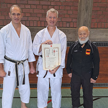 Gruppenbild mit Thomas Schulze, Michael Krauß, Chief-Instructor Shihan Hideo Ochi