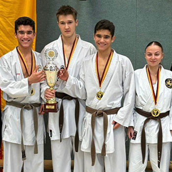Gruppenbild der Preisträger des JKA Cup