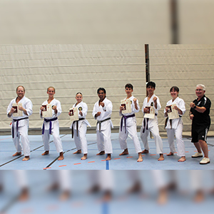 Die Prüflinge mit Julian Chees & Elke Gall