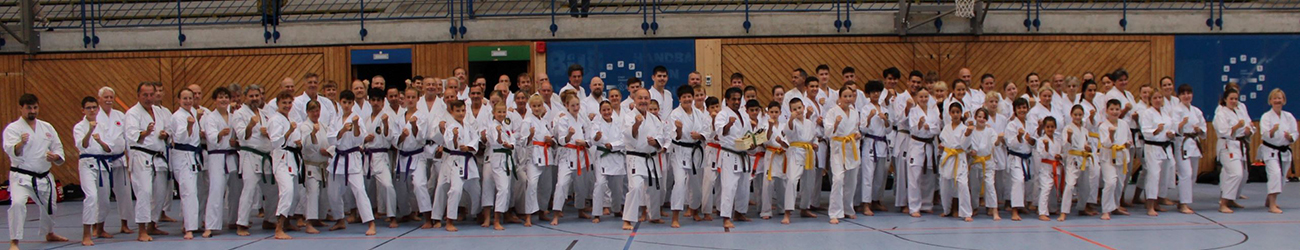 Gruppenbild mit den Teilnehmern